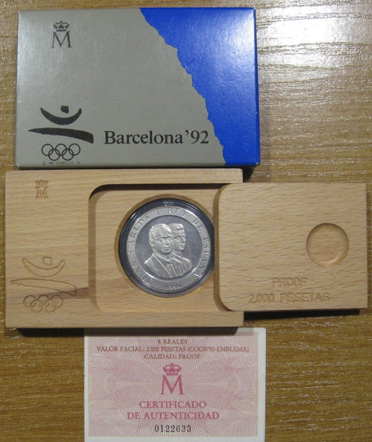 España - 1990 - Conmemorativas FNMT - Nº 00667 - FDC / MS - 2000 ptas. 1990 Emblema / Olimpiada Barcelona 92 / 27 gr. plata / En